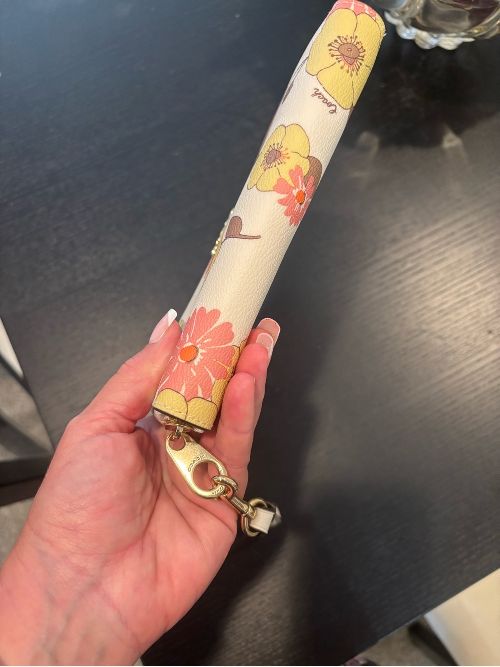 Coach Floral Zip-Around Wallet Wristlet in Cream with Soda Pop style zipper pull - Picture 6 of 8